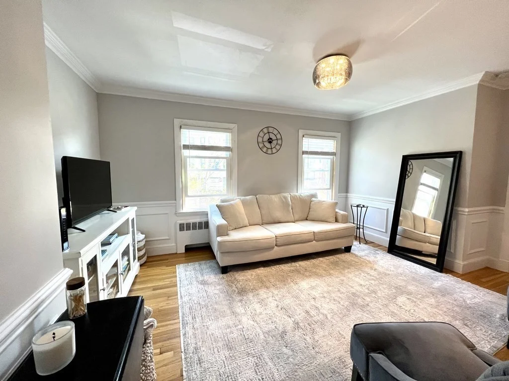 1 bed, 1 bath apartment for rent at 492-494 E Broadway Unit 4, South Boston — photo 1 of 17