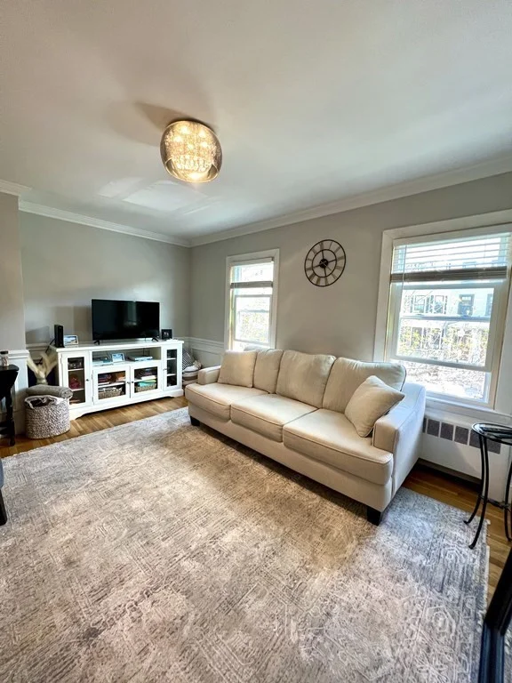 1 bed, 1 bath apartment for rent at 492-494 E Broadway Unit 4, South Boston — photo 4 of 17
