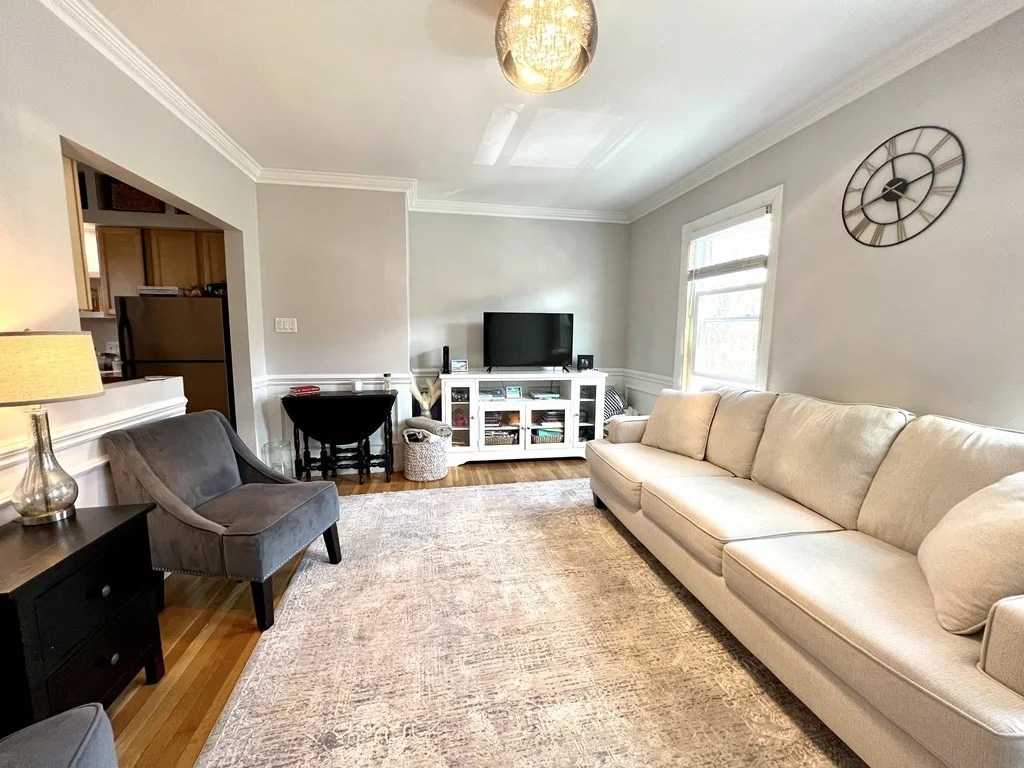 1 bed, 1 bath apartment for rent at 492-494 E Broadway Unit 4, South Boston — photo 2 of 17