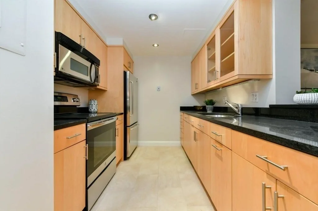 1 bed, 1 bath apartment for rent at 492 Beacon St Unit 11, Back Bay — photo 3 of 10