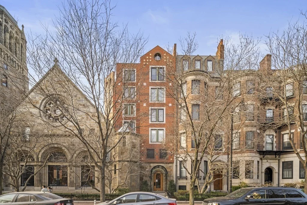 2 bed, 2 bath apartment for rent at 492 Beacon St Unit 32, Back Bay — photo 2 of 21