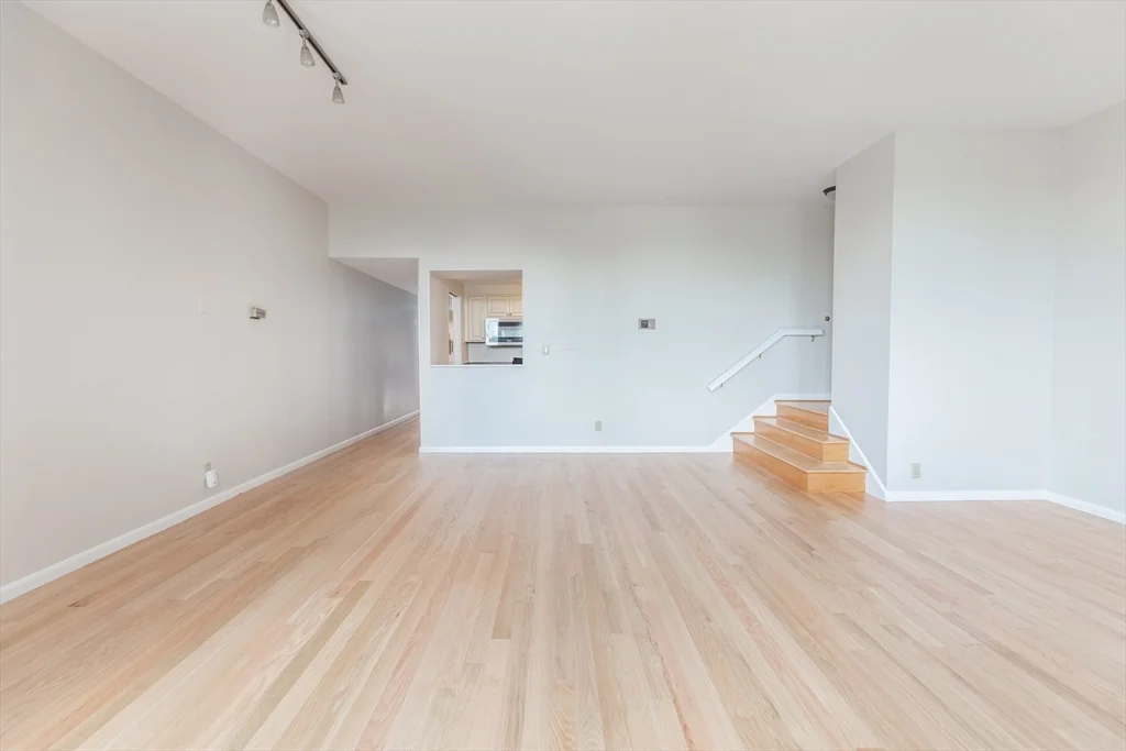 2 bed, 2 bath apartment for rent at 492 Beacon St Unit 42, Back Bay — photo 3 of 20