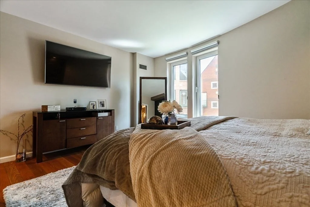 3 bed, 2 bath apartment for rent at 492 Beacon Unit 36, Back Bay — photo 11 of 25