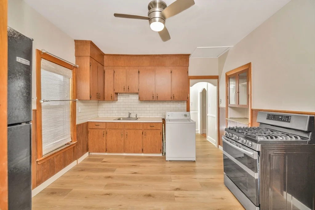 2 bed, 1 bath apartment for rent at 492 Metropolitan Ave Unit 2, Hyde Park — photo 9 of 15