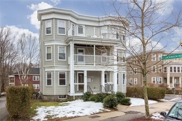 2 bed, 1 bath apartment for rent at 492 Washington St Unit 1, Brighton