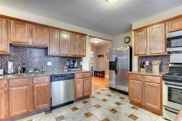 2 bed, 1 bath apartment for rent at 492 Washington St Unit 1, Brighton — photo 2 of 12