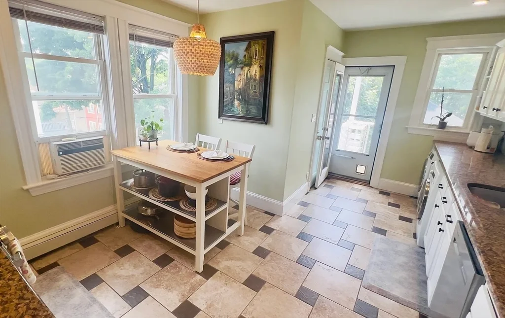 2 bed, 1 bath apartment for rent at 492 Washington St Unit 3, Brighton — photo 8 of 12
