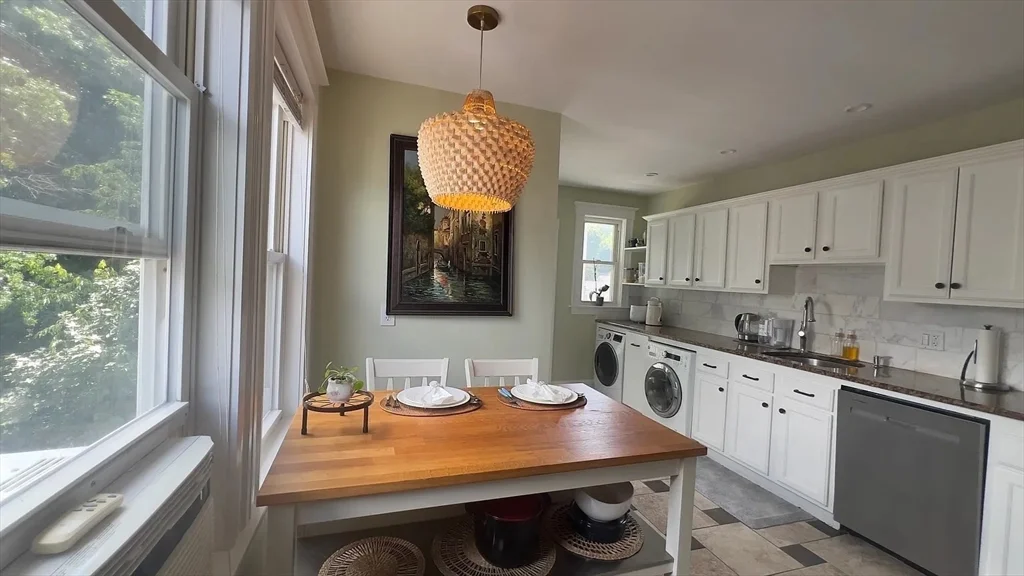 2 bed, 1 bath apartment for rent at 492 Washington St Unit 3, Brighton — photo 7 of 12