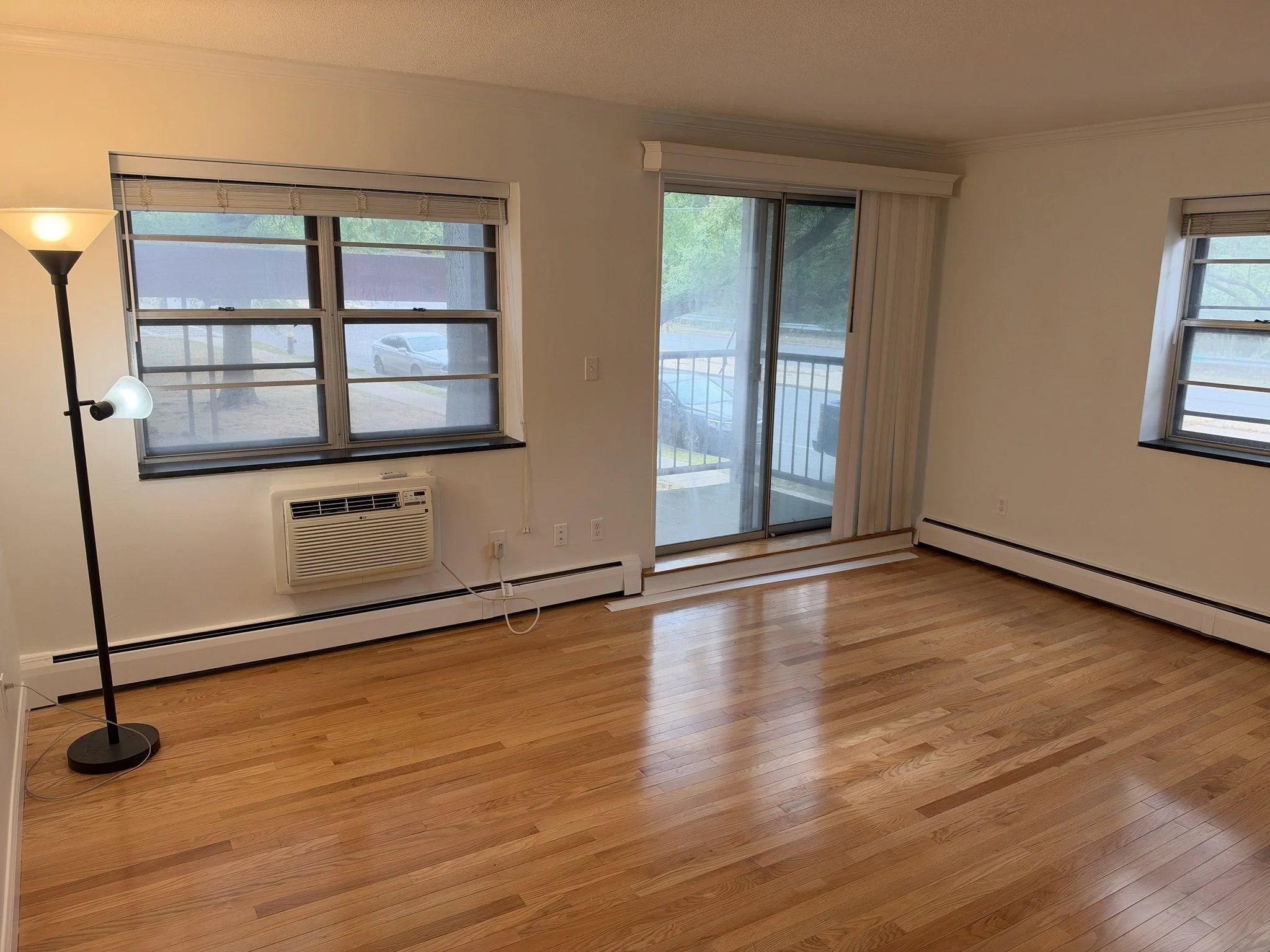 1 bed, 1 bath apartment for rent at 4925 Washington St Unit 207, West Roxbury — photo 3 of 7