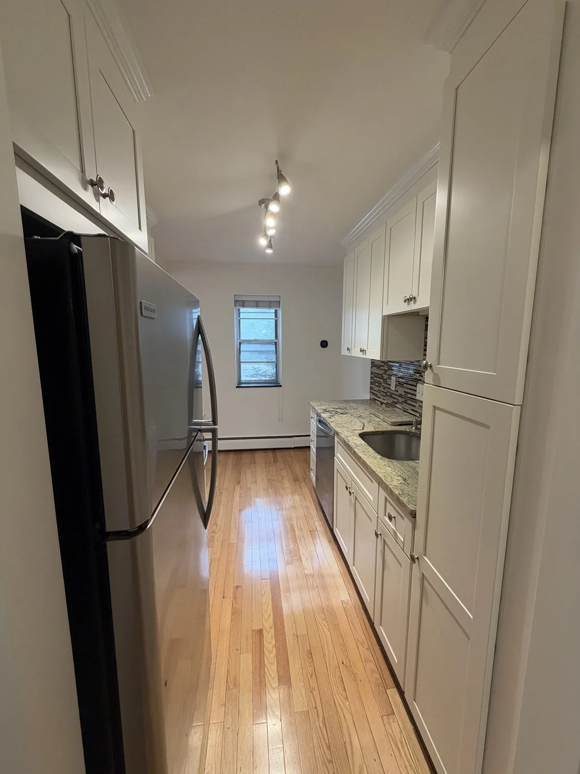 1 bed, 1 bath apartment for rent at 4925 Washington St Unit 207, West Roxbury — photo 2 of 7