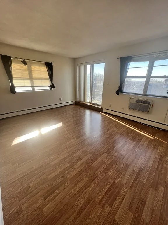 1 bed, 1 bath apartment for rent at 4925 Washington St Unit 406, West Roxbury — photo 3 of 9