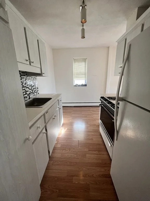 1 bed, 1 bath apartment for rent at 4925 Washington St Unit 406, West Roxbury — photo 2 of 9