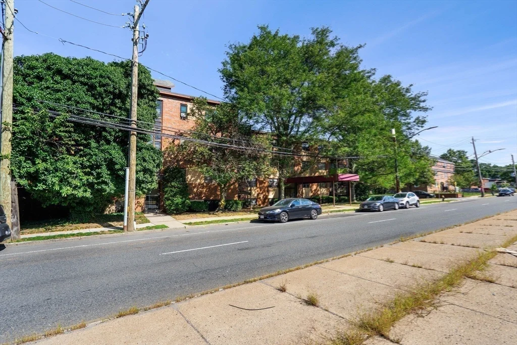 2 bed, 1 bath apartment for rent at 4925 Washington St Unit 410, West Roxbury — photo 19 of 25