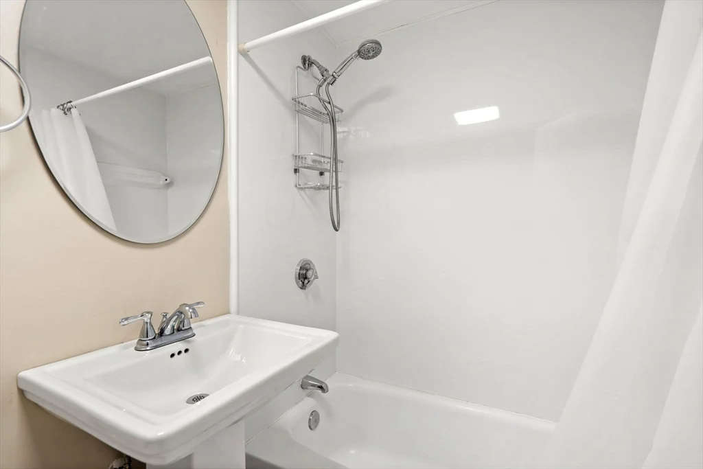 2 bed, 1 bath apartment for rent at 4925 Washington St Unit 410, West Roxbury — photo 18 of 25