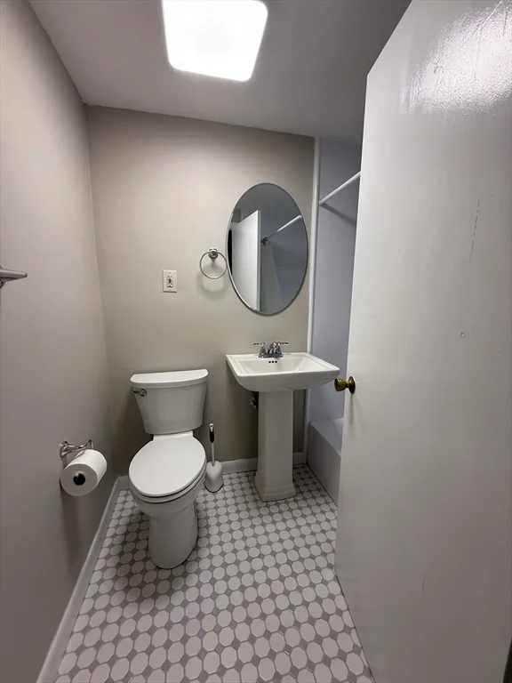 2 bed, 1 bath apartment for rent at 4925 Washington St Unit 410, West Roxbury — photo 10 of 25