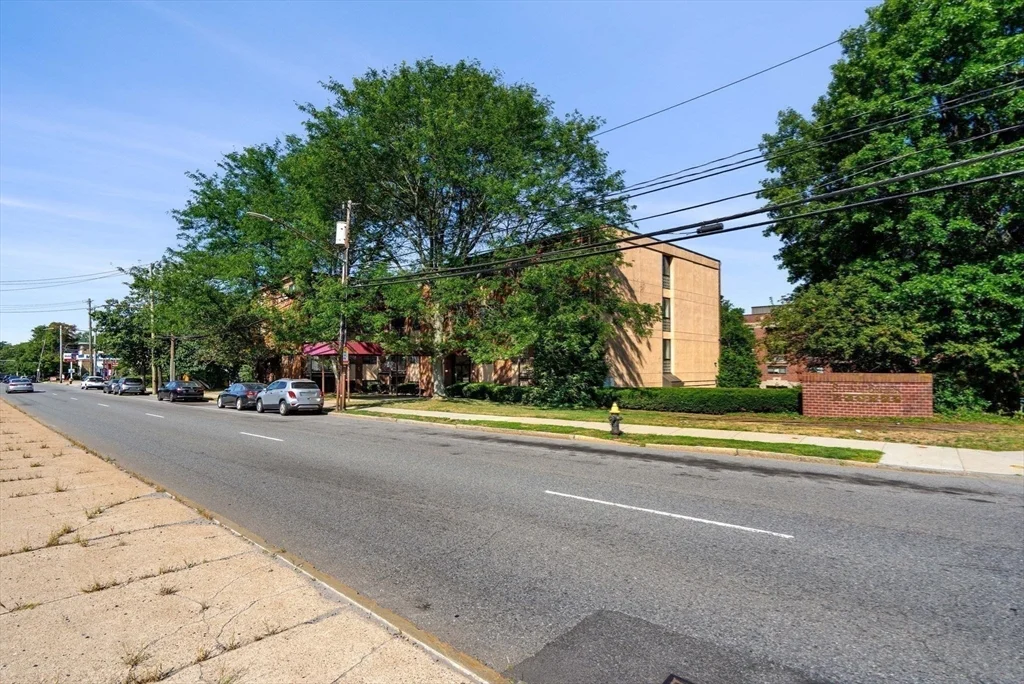 2 bed, 1 bath apartment for rent at 4925 Washington St Unit 410, West Roxbury — photo 23 of 25