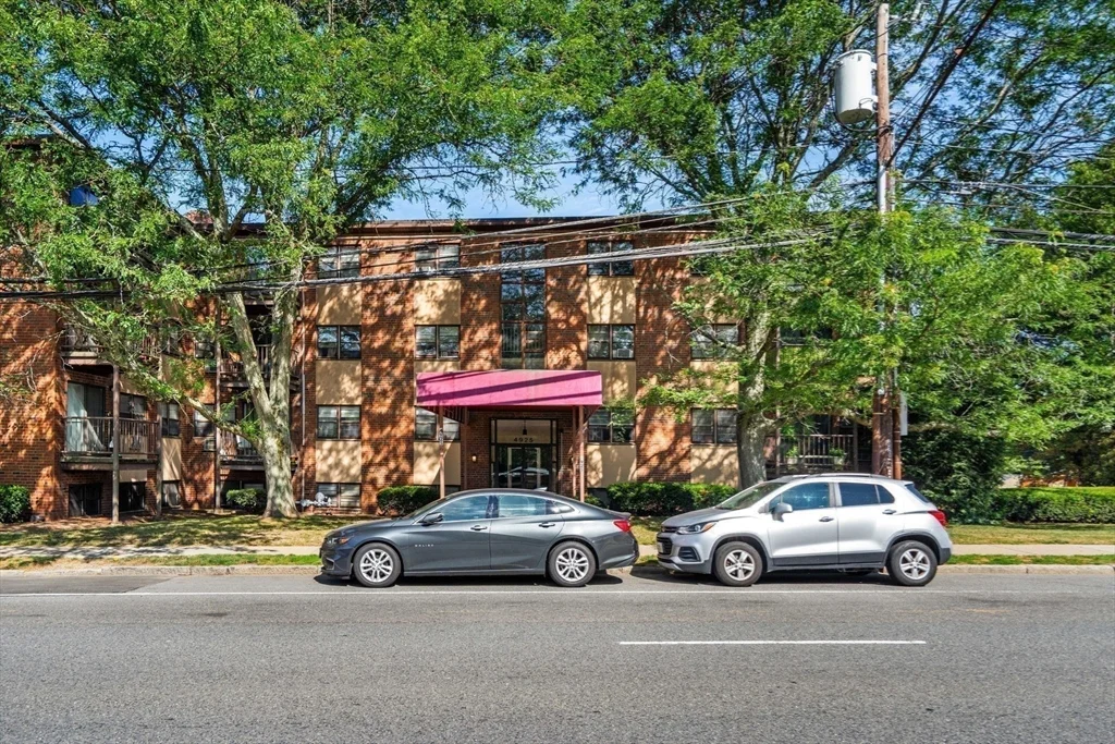 2 bed, 1 bath apartment for rent at 4925 Washington St Unit 410, West Roxbury — photo 22 of 25