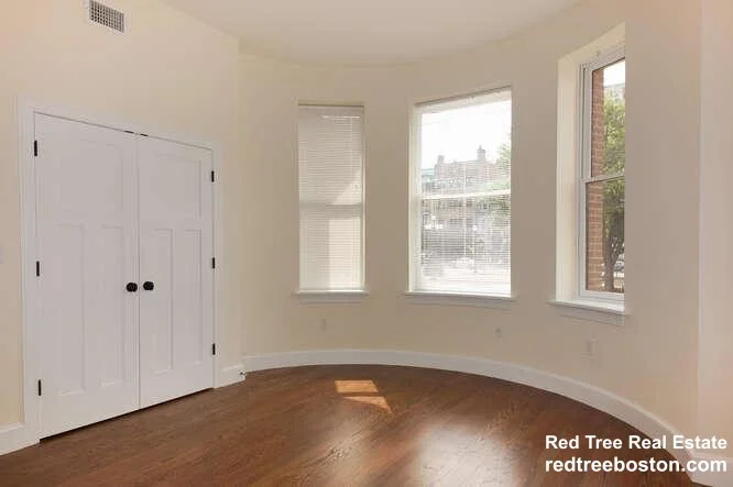 3 bed, 3 bath apartment for rent at 493-495 Commonwealth Ave Unit 5, Fenway — photo 5 of 13