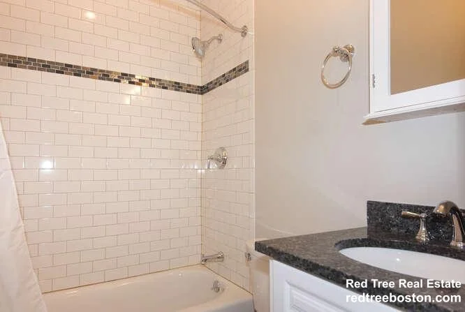 3 bed, 3 bath apartment for rent at 493-495 Commonwealth Ave Unit 5, Fenway — photo 9 of 13