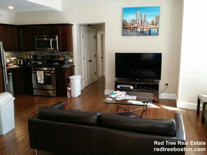 3 bed, 3 bath apartment for rent at 493-495 Commonwealth Ave Unit 5, Fenway — photo 3 of 13