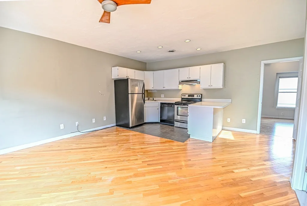 1 bed, 1 bath apartment for rent at 493 East 4th Unit 3, South Boston — photo 3 of 11