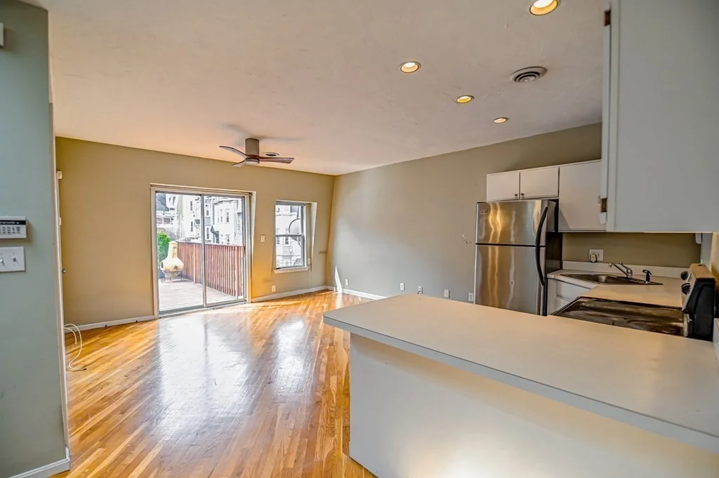 1 bed, 1 bath apartment for rent at 493 East 4th Unit 3, South Boston — photo 4 of 11