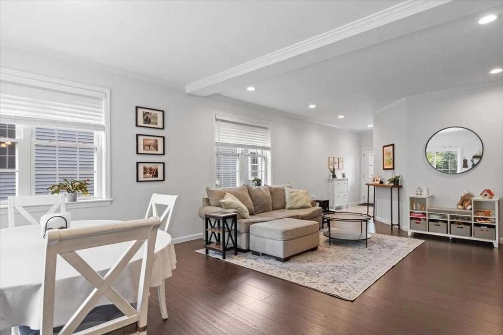 3 bed, 2 bath apartment for rent at 494 Hamilton St Unit 494, Worcester — photo 6 of 34