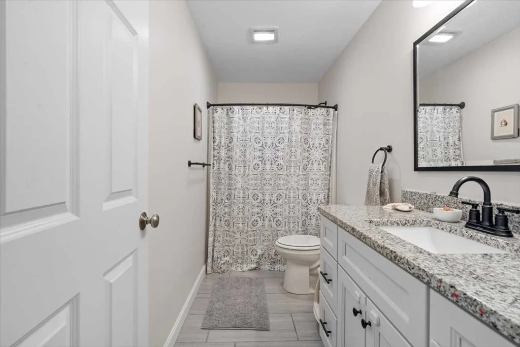 3 bed, 2 bath apartment for rent at 494 Hamilton St Unit 494, Worcester — photo 20 of 34