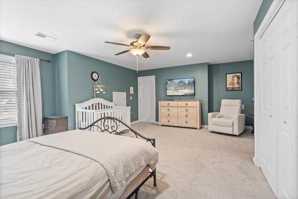 3 bed, 2 bath apartment for rent at 494 Hamilton St Unit 494, Worcester — photo 14 of 34