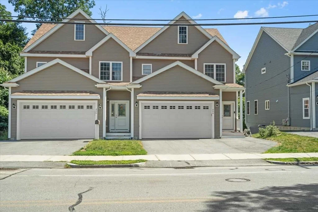 3 bed, 2 bath apartment for rent at 494 Hamilton St Unit 494, Worcester — photo 3 of 34