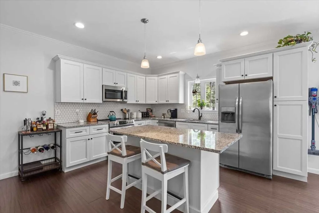 3 bed, 2 bath apartment for rent at 494 Hamilton St Unit 494, Worcester — photo 9 of 34