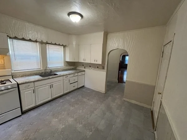 3 bed, 1 bath apartment for rent at 494 Norfolk St Unit 1, Mattapan — photo 2 of 23