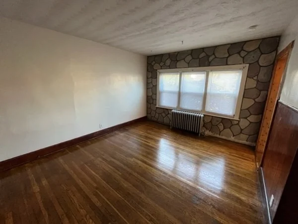 3 bed, 1 bath apartment for rent at 494 Norfolk St Unit 1, Mattapan — photo 10 of 23