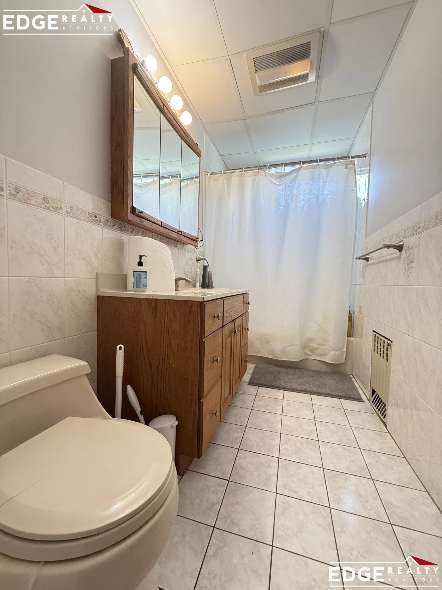 3 bed, 1 bath apartment for rent at 494 Washington St Unit 1, Brighton — photo 9 of 11