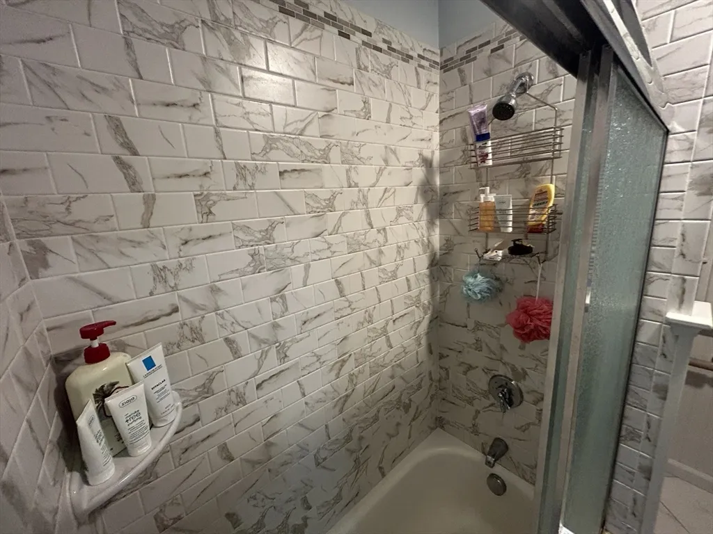 4 bed, 1 bath apartment for rent at 495 Broadway Unit 2, South Medford — photo 19 of 32