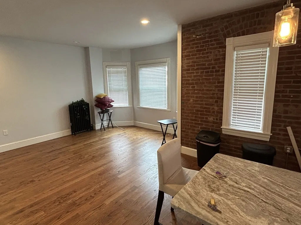 4 bed, 1 bath apartment for rent at 495 Broadway Unit 2, South Medford — photo 7 of 32