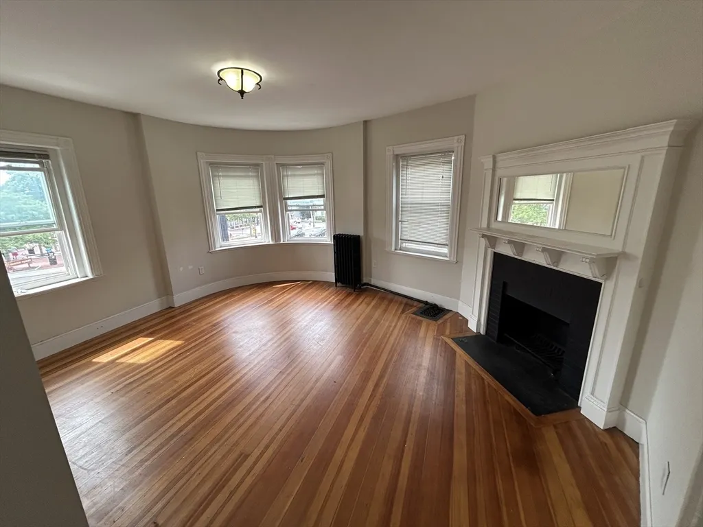 4 bed, 1 bath apartment for rent at 495 Broadway Unit 2, South Medford — photo 14 of 32