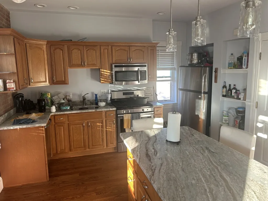 4 bed, 1 bath apartment for rent at 495 Broadway Unit 2, South Medford — photo 3 of 32
