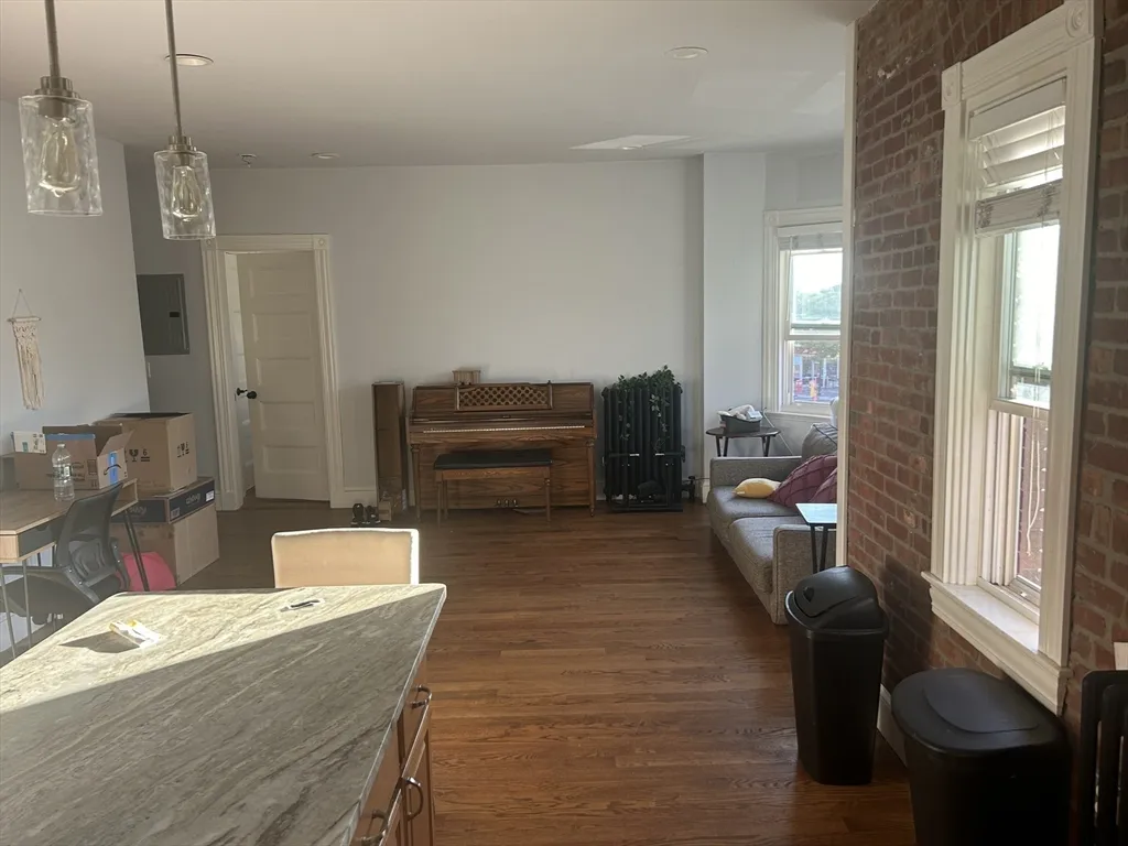 4 bed, 1 bath apartment for rent at 495 Broadway Unit 2, South Medford — photo 6 of 32