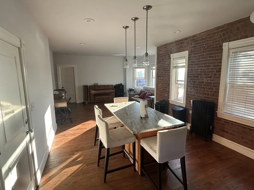 4 bed, 1 bath apartment for rent at 495 Broadway Unit 2, South Medford — photo 2 of 32