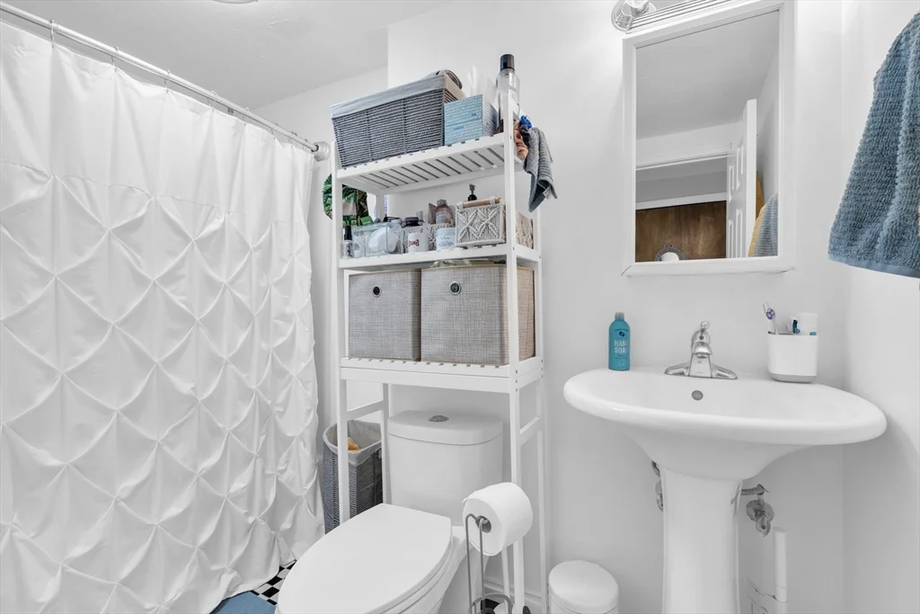 1 bed, 1 bath apartment for rent at 495 E 7th Unit 2, South Boston — photo 4 of 8