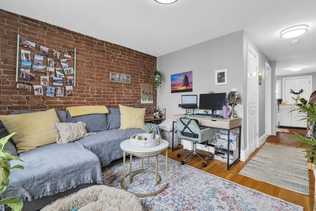 1 bed, 1 bath apartment for rent at 495 E 7th Unit 2, South Boston — photo 2 of 8