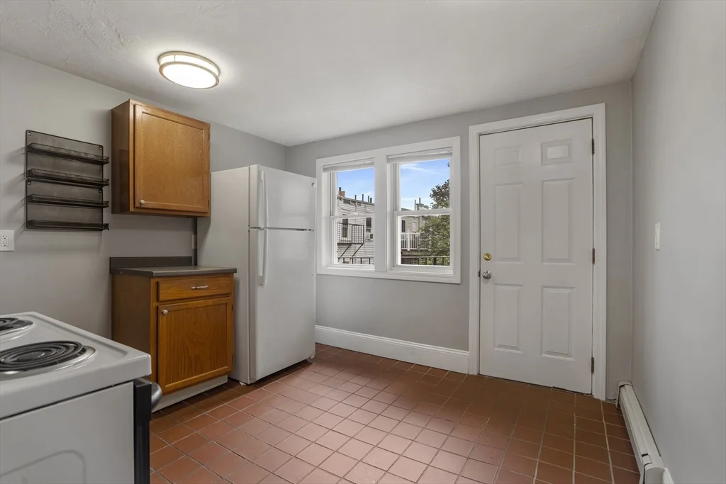 1 bed, 1 bath apartment for rent at 495 E 7th Unit 2, South Boston — photo 7 of 8