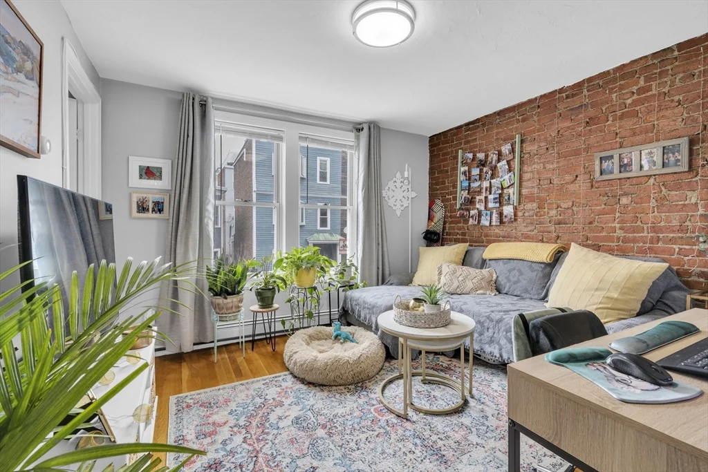1 bed, 1 bath apartment for rent at 495 E 7th Unit 2, South Boston — photo 1 of 8