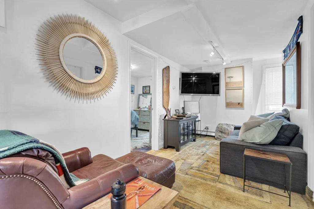 1 bed, 1 bath apartment for rent at 495 E 7th Unit 3, South Boston