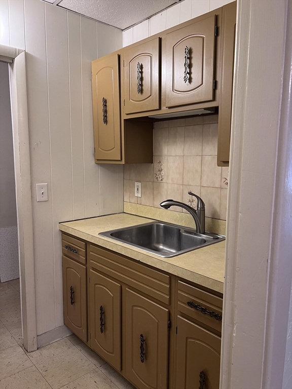 2 bed, 1 bath apartment for rent at 496-500 Lincoln Ave Unit 2L, Cliftondale — photo 4 of 8
