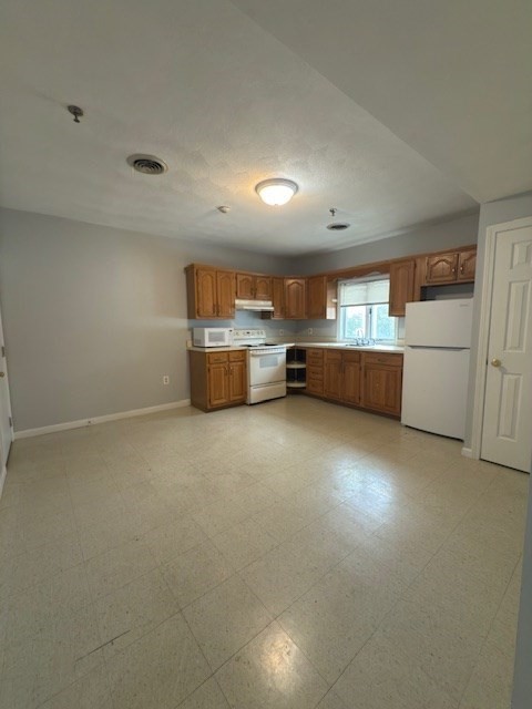1 bed, 1 bath apartment for rent at 496 Main Unit 2, Stoneham — photo 2 of 8