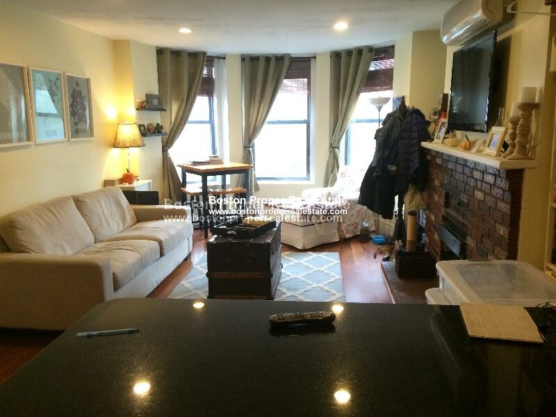 1 bed, 1 bath apartment for rent at 497 Beacon St Unit 1, Back Bay