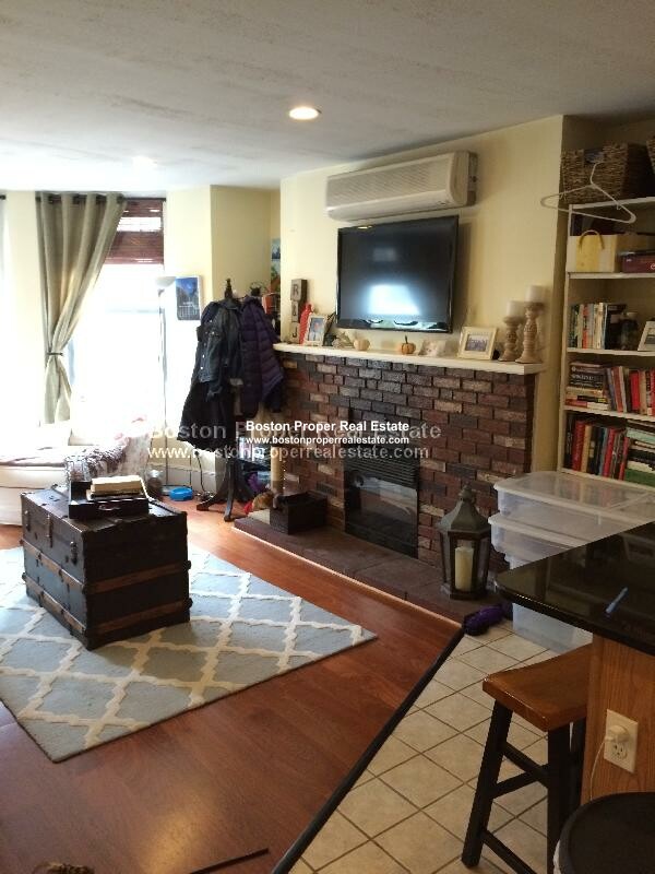 1 bed, 1 bath apartment for rent at 497 Beacon St Unit 1, Back Bay — photo 2 of 6