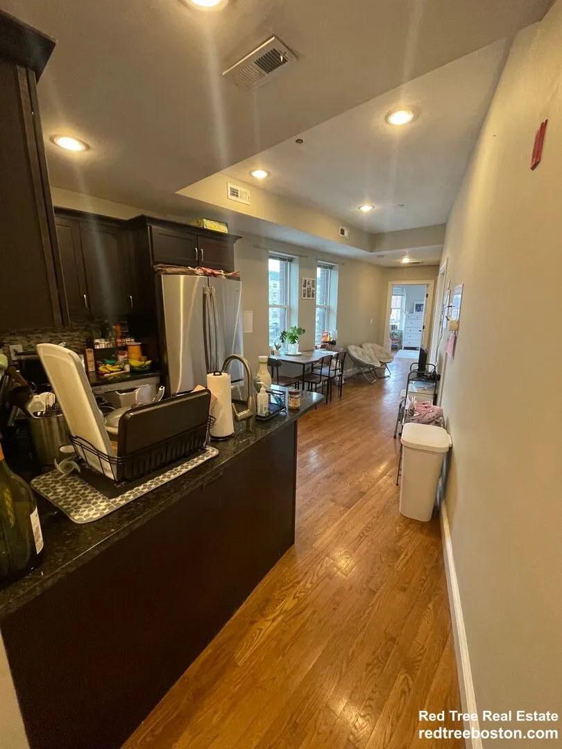 3 bed, 1 bath apartment for rent at 497 Commonwealth Ave Unit 4, Fenway — photo 1 of 8
